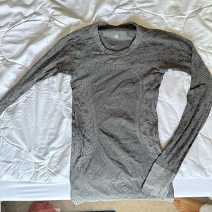 Lululemon athletica long sleeve running shirt